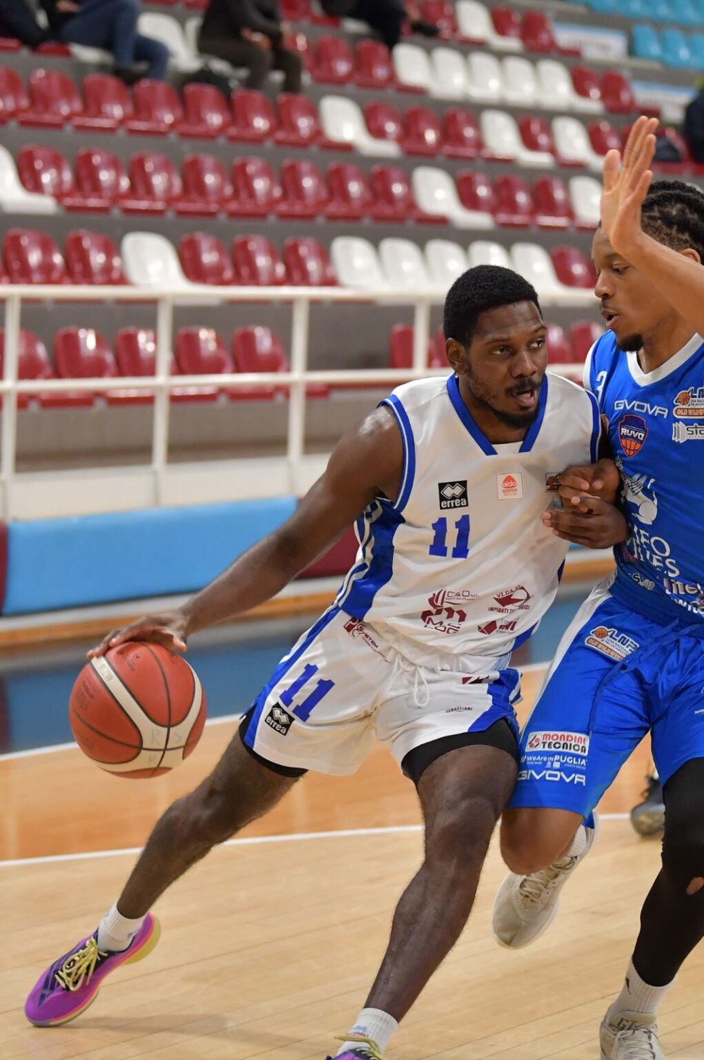 Perry trascina la Sebastiani al successo contro Ruvo di Puglia. Quinto successo stagionale