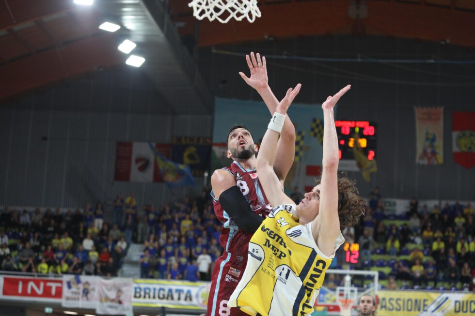Sebastiani perfetta: battuta Cividale 75-84, il tris è servito